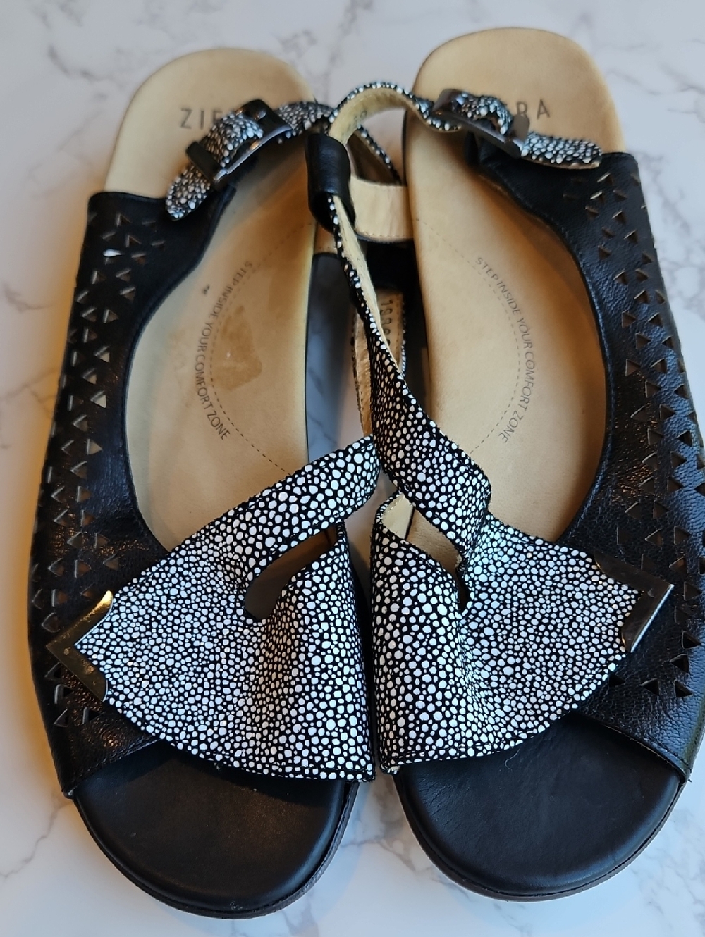 Ziera Black & White Comfort Wedge Sandals 39/ 8.5US